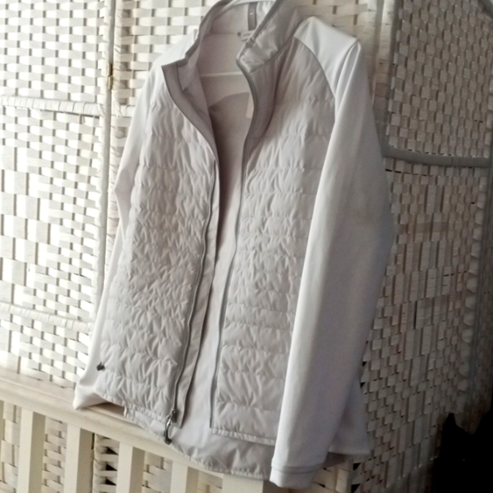 NWT PETER MILLER SIZE MEDIUM. GRAY AND WHITE
